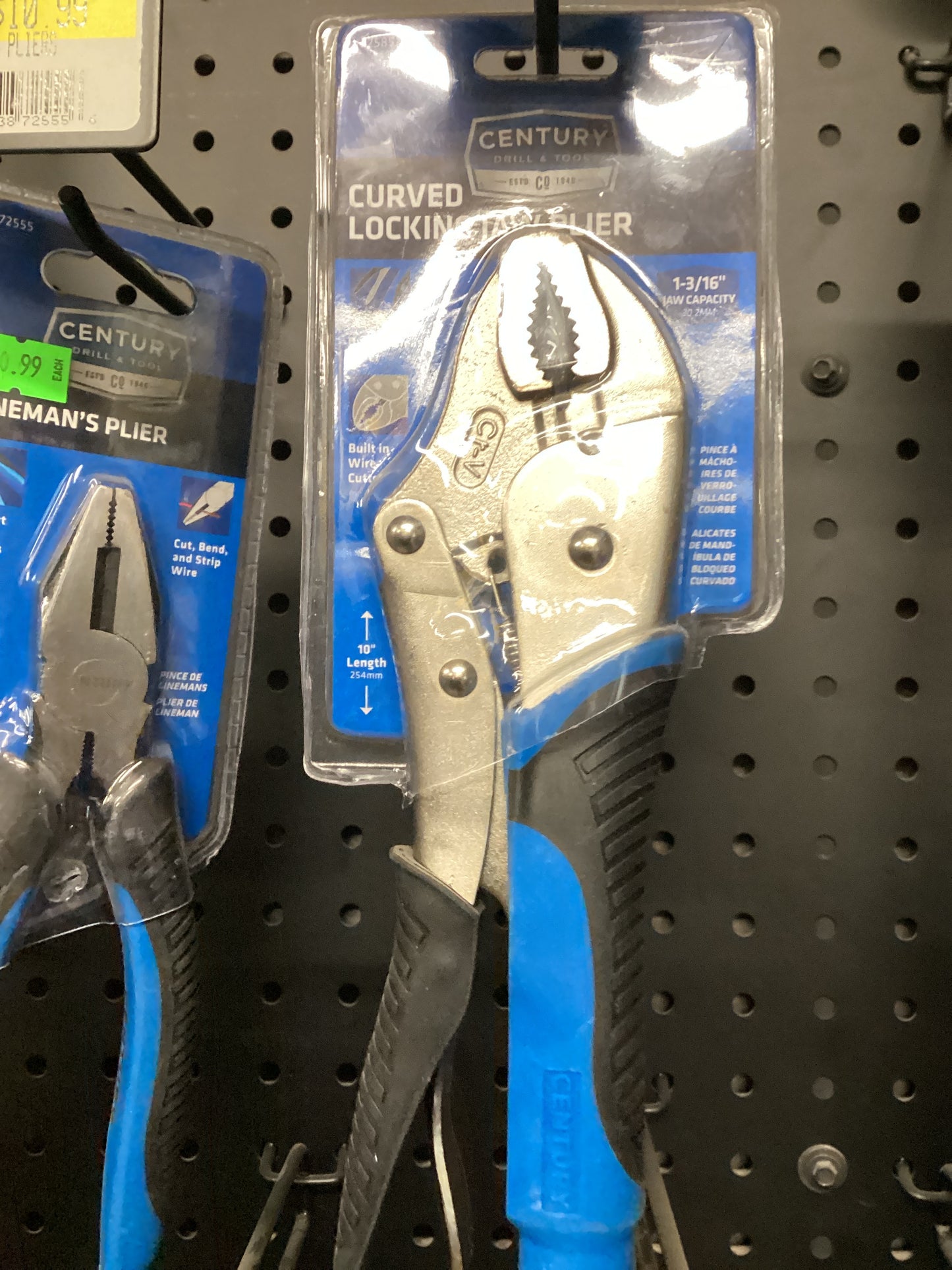 Curved Locking Jaw