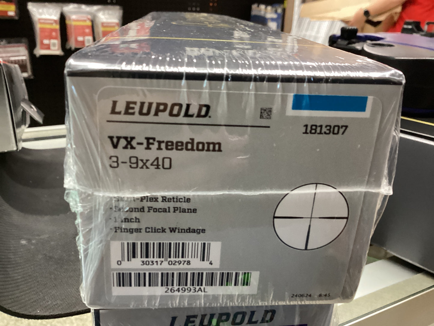 LEUPOLD RIFLE SCOPE 3-9 x 40 1” Black