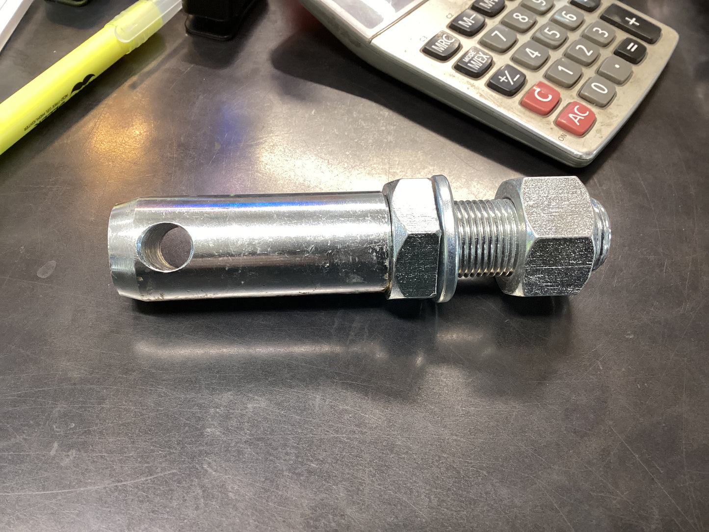 Adjust Lift Arm Pin Category 2