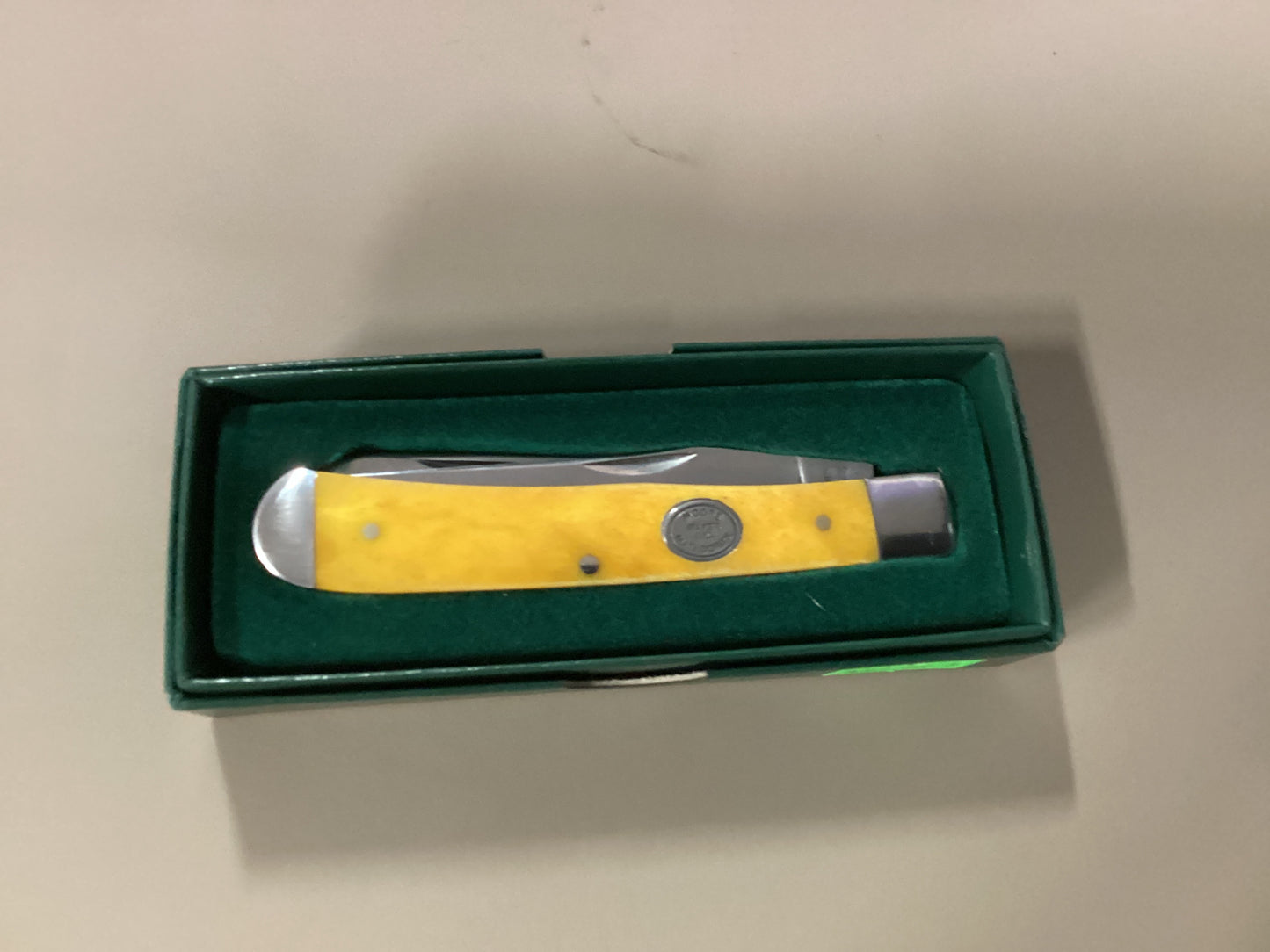 Moore Maker Yellow Oval Badge knife