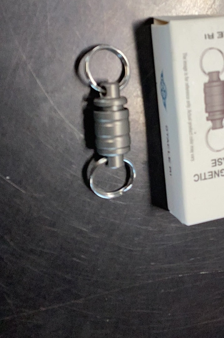 O Knife Magnetic Release Key Chain
