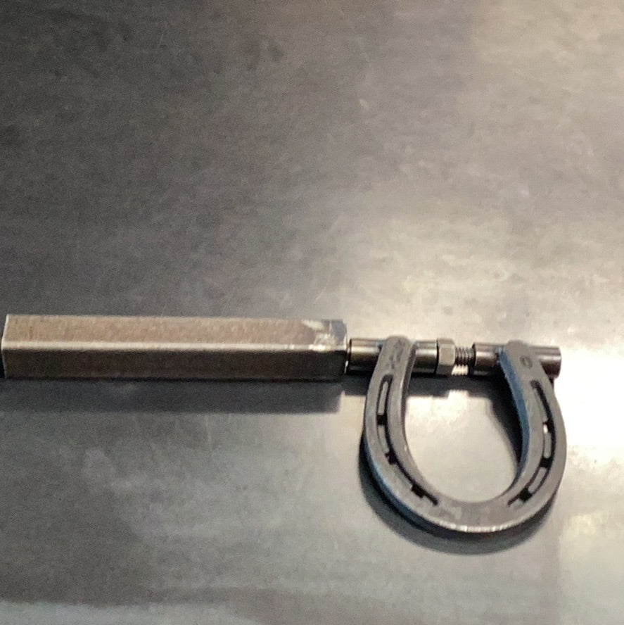 Horseshoe Latch 11"